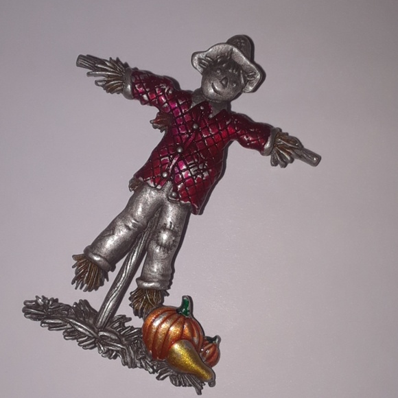 JJ scarecrow  signed  brooch - Picture 3 of 5
